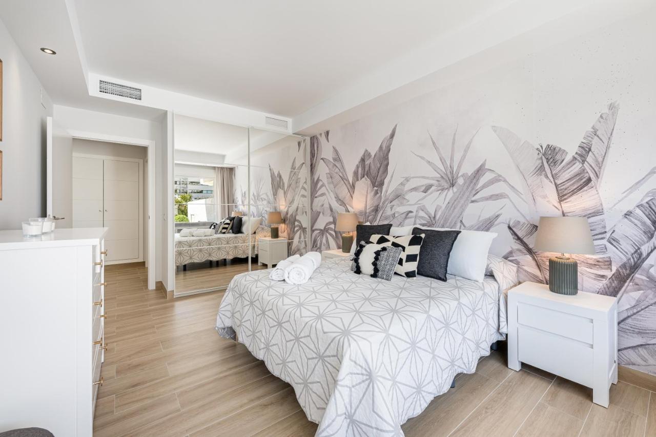 Brandnew Apartment By The Beach Марбелья Экстерьер фото